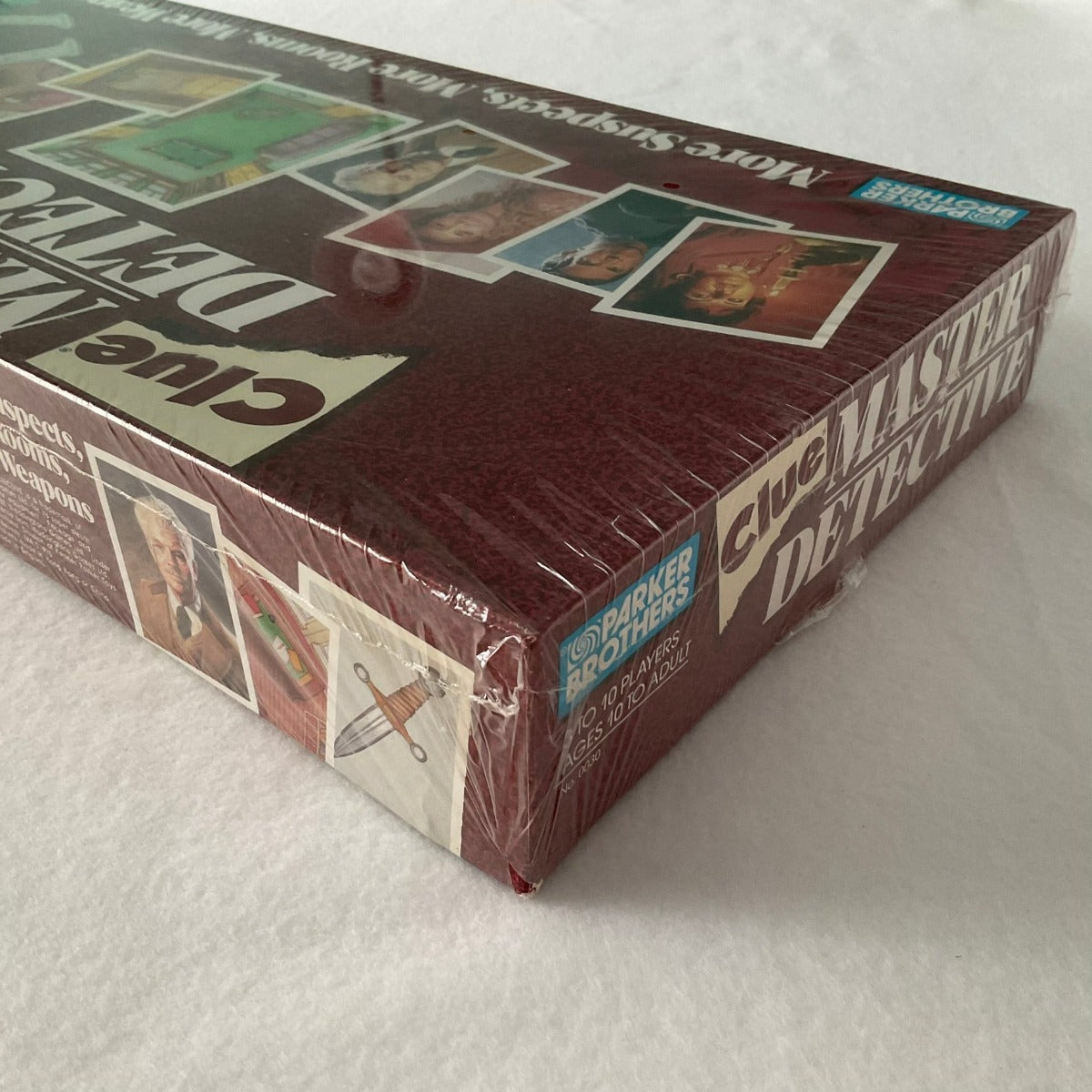 Clue Master Detective Board Game 1998 Version - Left Corner