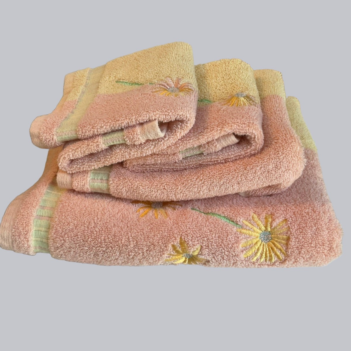 Decorate Bathroom Towels Peach & Yellow Daisy Floral - Peach Side