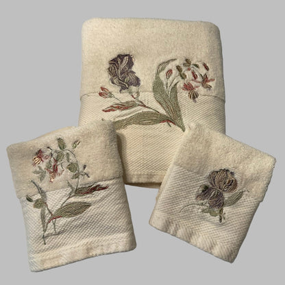 Bathroom Towels with Floral Pattern - Set of 3 - Ensemble