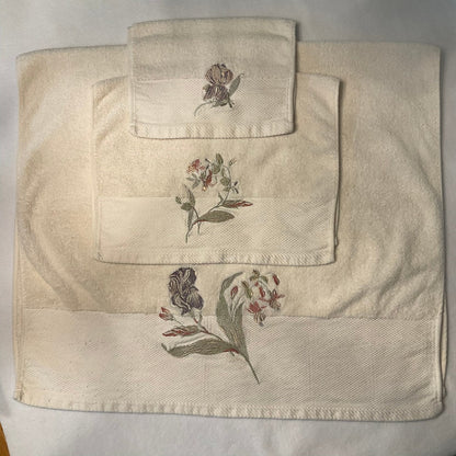 Bathroom Towels with Floral Pattern - Set of 3 Laid Out