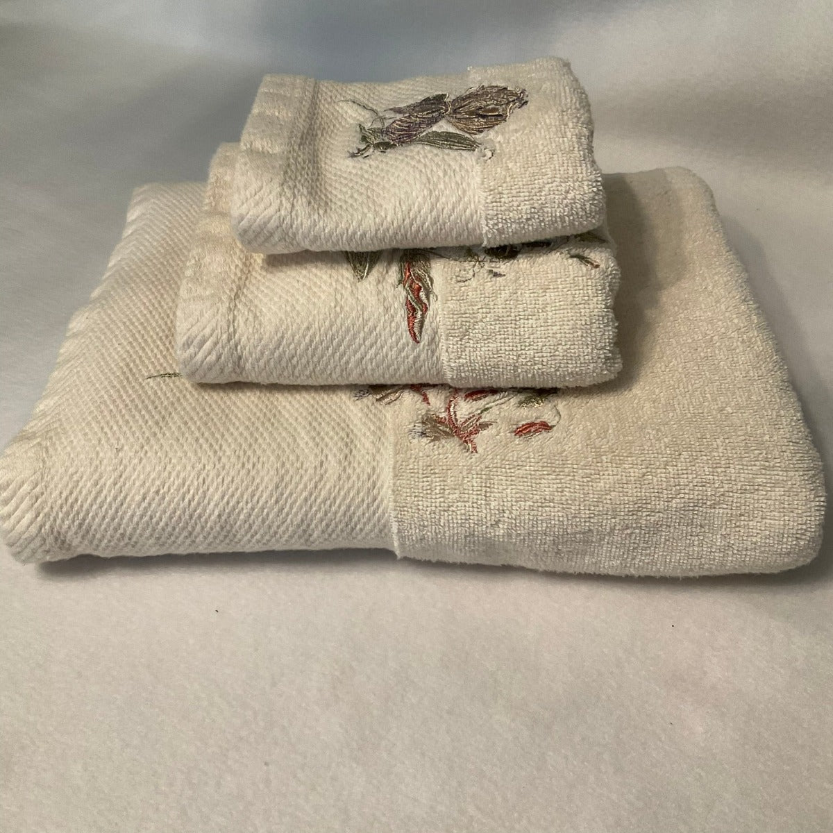 Bathroom Towels with Floral Pattern - Set of 3 - Stacked